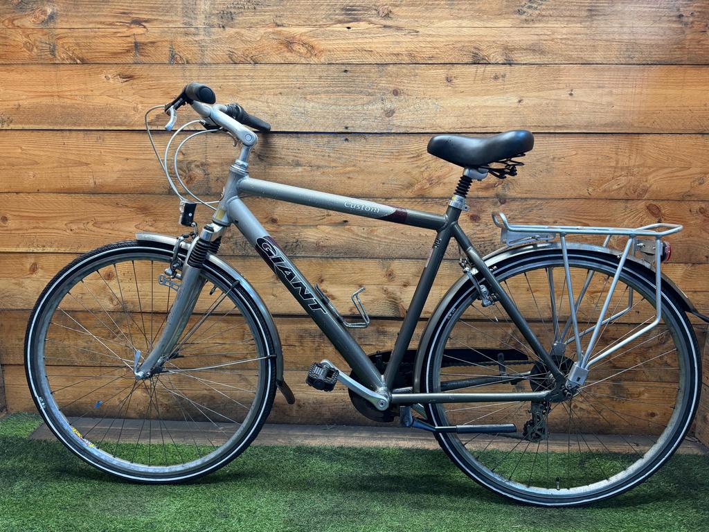 Giant Custom 7v 28inch 53cm