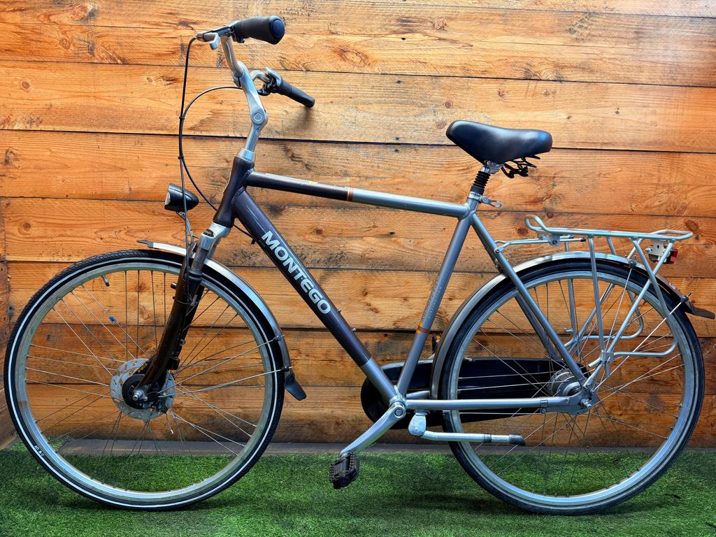 Montego Distinction 8v 28inch 57cm